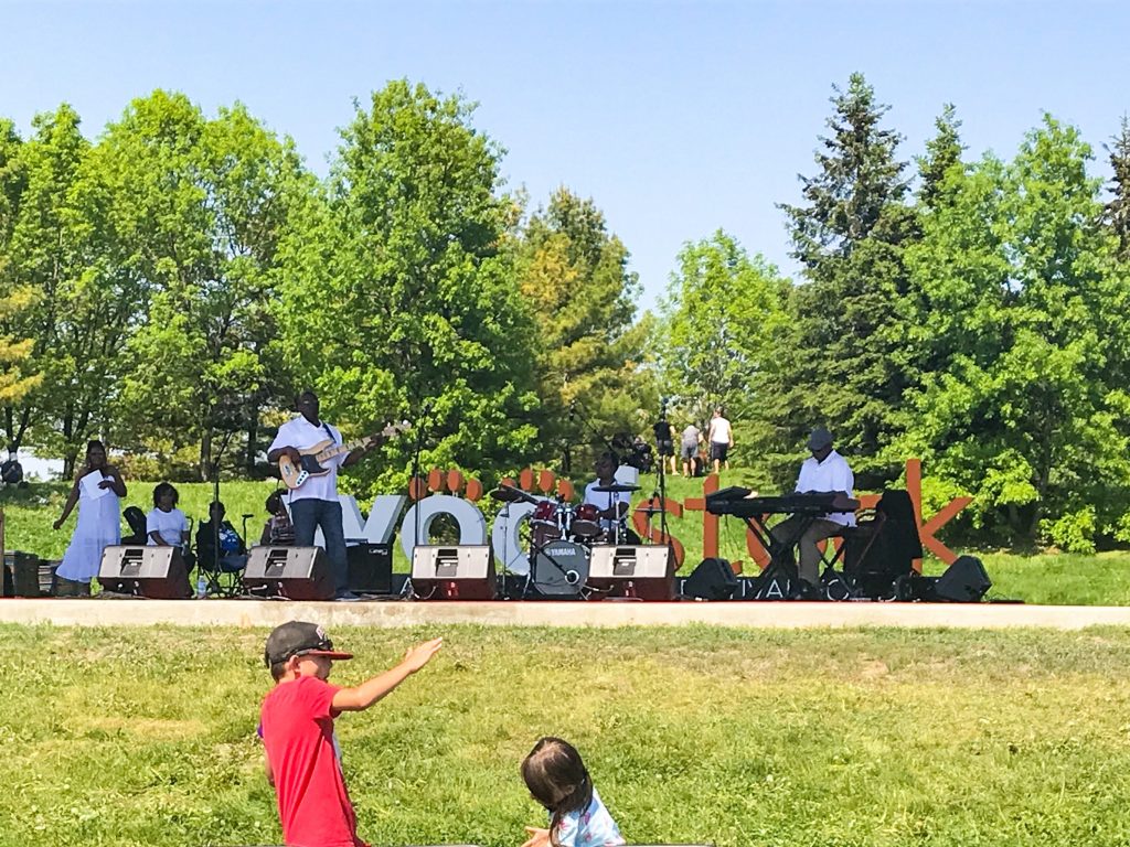 Our Trip to Woofstock - North America?s Largest Festival for Dogs Entertainment Stage