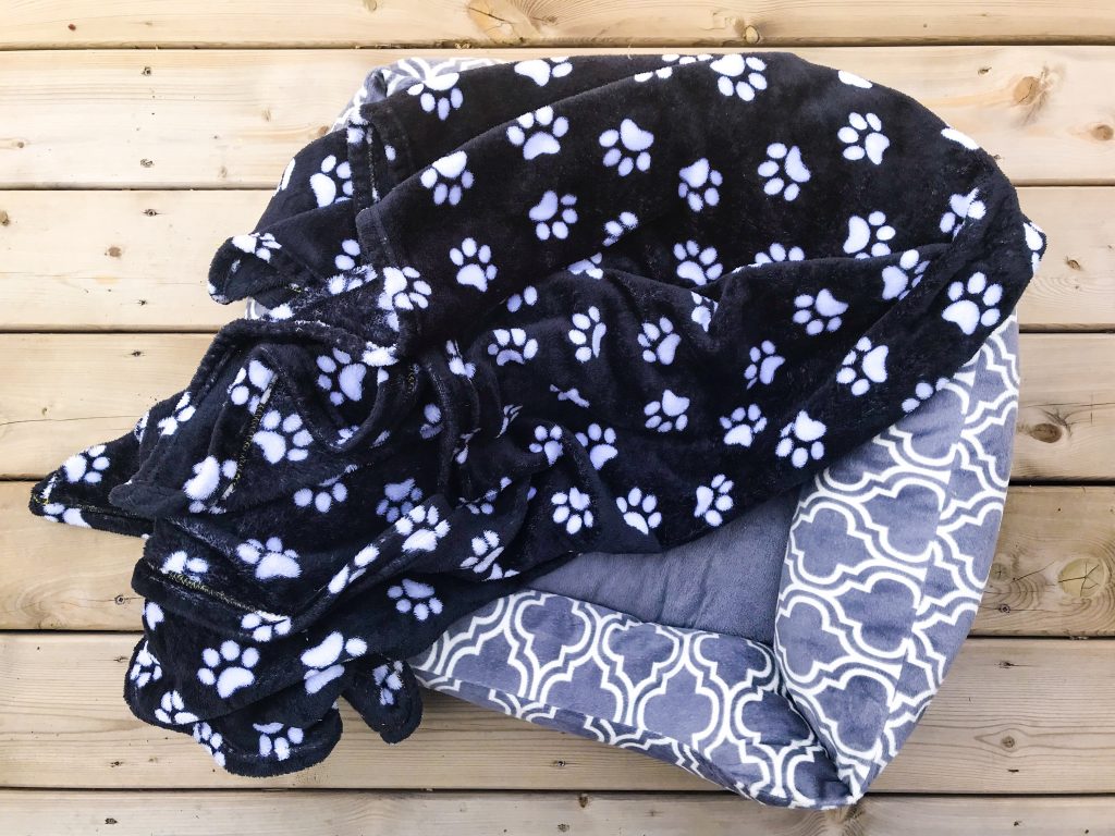 What's in Marlee's Dog Overnight Bag - Dog Bed and Blanket